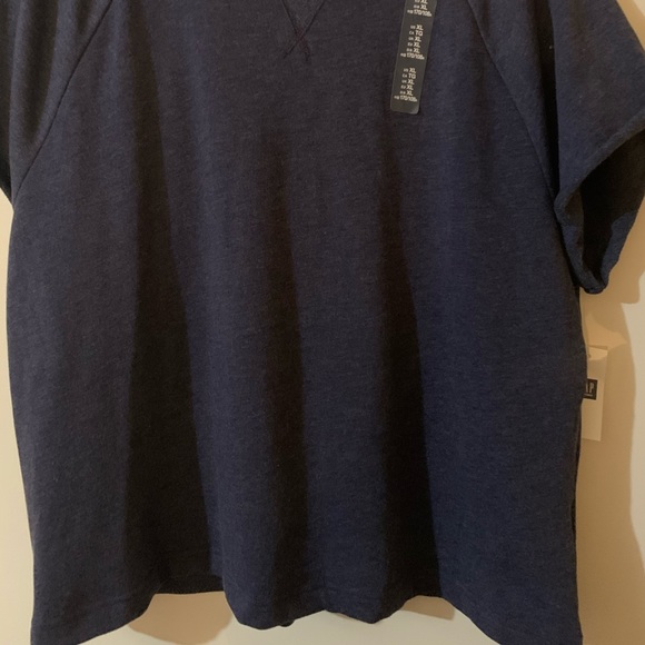 T-Shirt - Picture 4 of 5